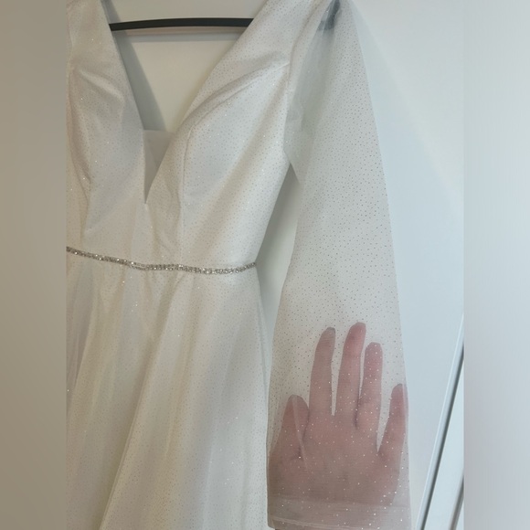 Glitter tulle sleeve bridal dress - Picture 3 of 5